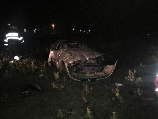 TRAGEDIE în Gorj! Cinci tineri s-au RĂSTURNAT cu maşina în această dimineaţă, la Ţânţăreni. Unul dintre ei A MURIT PE LOC