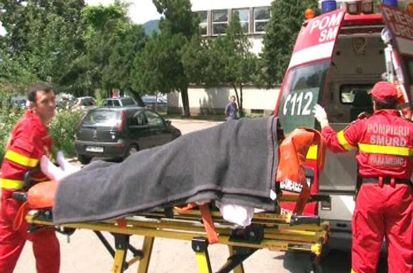 PIETONI SPULBERAŢI într-un teribil accident, în Harghita! Doi oameni au MURIT PE LOC