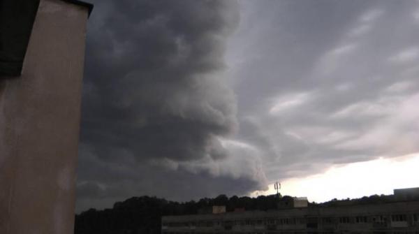 ALERTĂ DE ULTIMĂ ORĂ! Meteorologii anunţă FENOMENE EXTREME în două judeţe din România. Vezi zonele afectate