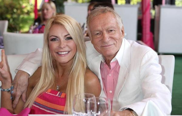 VREA RĂZBUNARE! Văduva lui Hugh Hefner se pregătește să dezvăluie SECRETE ASCUNSE din viața fondatorului Playboy, după ce a fost lăsată fără nicio moștenire