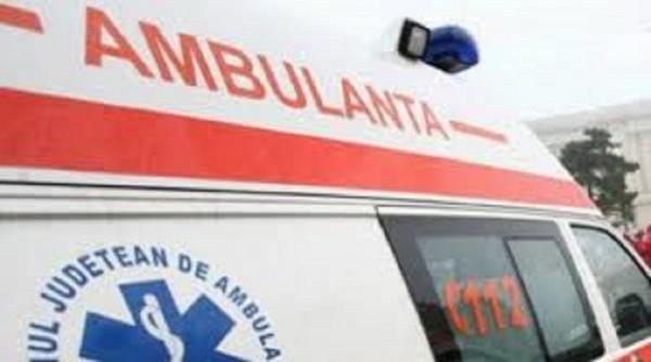 Scandal cu ... cântec în Timiş! Doi tineri au ajuns la spital după un conflict din cauza muzicii de la o terasă