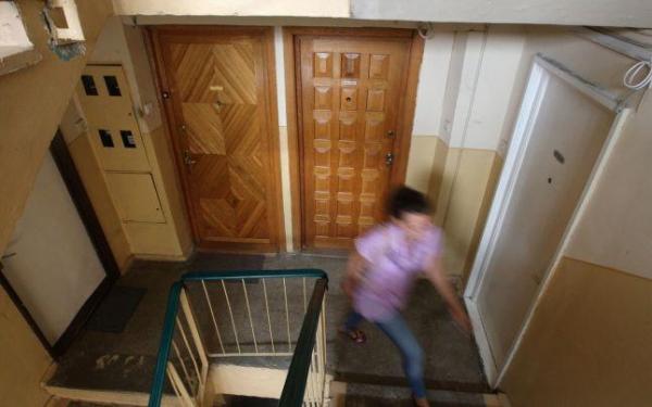 DECIZIE în cazul profesorului din Târgu Jiu, care a făcut amor cu o elevă de 12 ani, în scara blocului