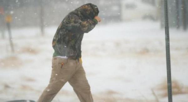 Alerte meteo de ultimă oră! Este cod galben de viscol și ninsori în mai multe judeţe. Vezi zonele afectate