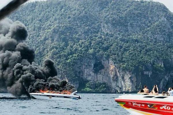 O barcă de mare viteză cu 31 de turişti la bord a explodat. Sunt 16 răniţi, şase dintre ei în stare gravă