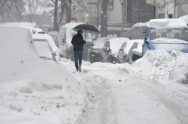 Ploi, lapoviţă şi ninsoare! Meteorologii anunţă vremea rea în aproape toată ţara, pentru acest sfârşit de săptămână
