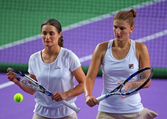 Irina Begu şi Monica Niculescu, în semifinale la Australian Open, la dublu