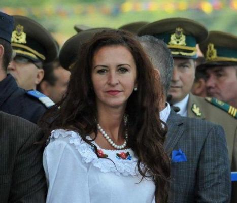 Românii din Diaspora cer desființarea Ministerului pentru Românii de pretutindeni, după preluarea acestuia de Natalia Intotero :"Este o aberație imensă"