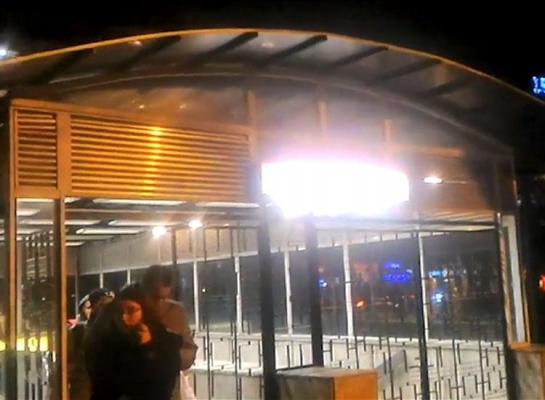 Mărturii șocante de la metrou: 'Tânărul era în genunchi, țipa după ajutor și îi curge sânge din piept'