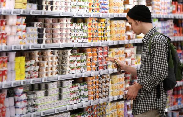 Alertă alimentară în România. Carrefour retrage de la vânzare produse infestate cu Listeria