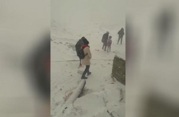 Turişti blocaţi în Masivul Bucegi, intervin salvamonstitii din Busteni