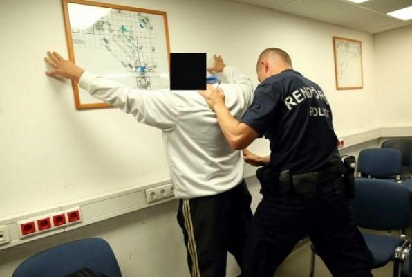 Românul ucigaș controlat de poliție