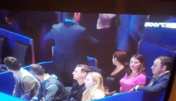 "Silicoane, Halep, minunate!" Doi comentatori maghiari au uitat microfonul deschis între seturi, la meciul Copil- Federer