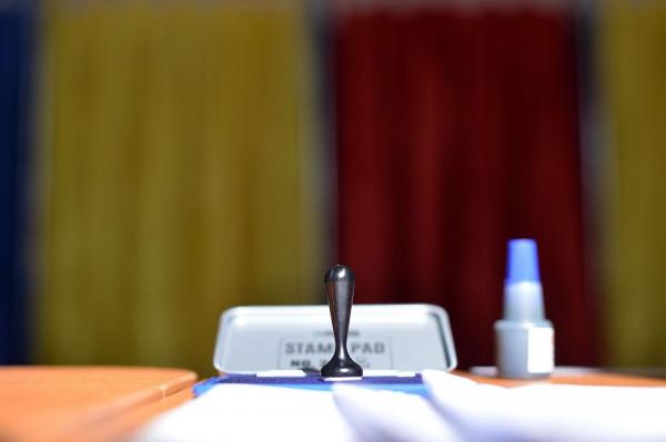 Secţie de votare la referendum pentru familie