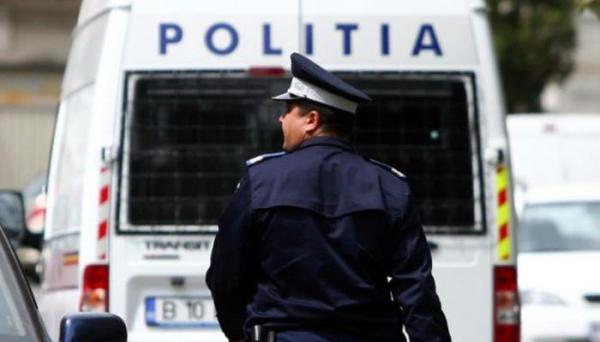 Referendum pentru familie. Poliţişti retraşi de la o secţie de votare din Bucureşti, după ce ar fi jignit un alegător