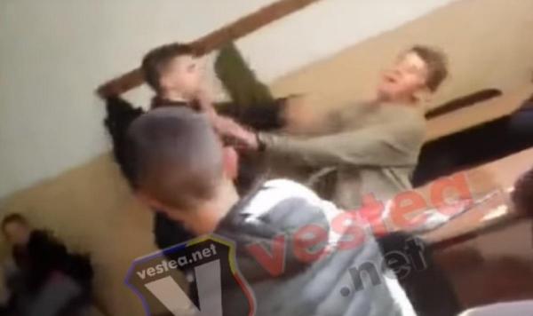 Scenă din timpul bătăii între elevii din Neamț