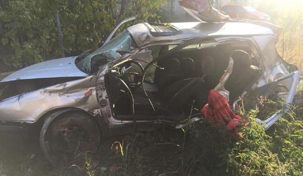 Maşină făcută praf de tren la Lugoj. Patru oameni au murit într-un accident îngrozitor (video)