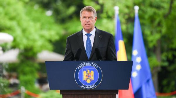 Klaus Iohannis a semnat în Cartea Centenarului: "Istoria este o cronică ce se completează continuu"