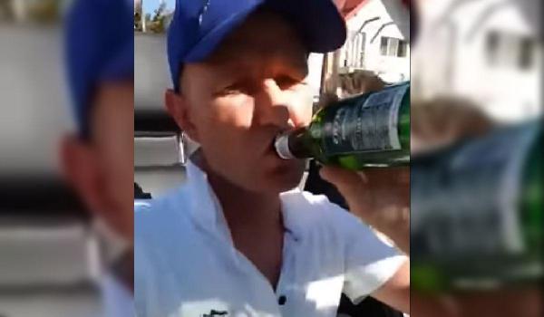 Șoferul care bea bere și face live în timp ce conduce nu va fi sancționat de Poliție