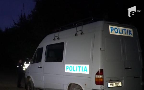 Dubă a poliției la o intervenție
