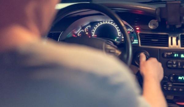 Şoferul român avea şi alcoolemie peste limita legală