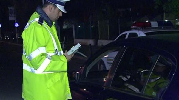 Şofer din Botoşani beat mort în trafic se urcă din nou la volan, în aceeaşi zi, şi mai beat, arestat