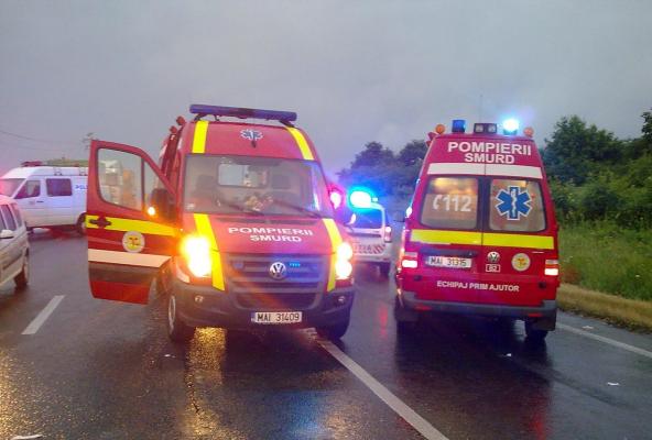 Accident grav în Prahova, un copil a murit, 2 răniţi grav, după un impact frontal între două maşini