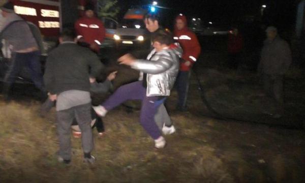 Un incendiu izbucnit la o anexă din gospodăria unei localnice a făcut-o pe această să dea vina pe cumnata ei