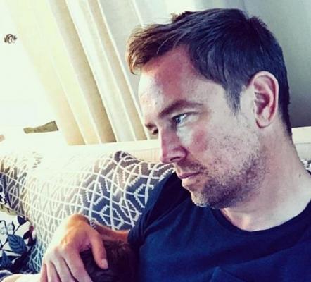 Prezentatorul TV care și-a pierdut soția, la 3 zile după ce a fost diagnosticată cu cancer, iubește din nou (Video)