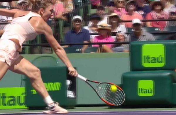 Simona Halep a câștigat concursul pentru "Lovitura Anului", organizat de WTA (Video)