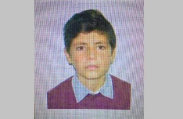 Copil orfan de tată dispărut fără urmă, după ce a plecat de la școală. Mama e disperată și cere ajutorul