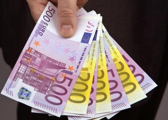 Curs valutar 18 decembrie 2018. Euro în picaj, cel mai mic nivel din ultimele luni