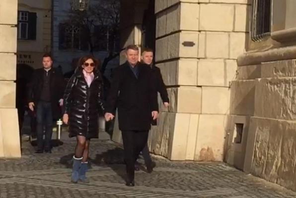Preşedintele a mers cu soţia sa la slujba de la Biserica Romano-Catolică "Sfânta Treime" din Sibiu
