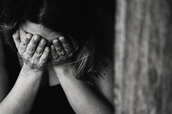 Menajeră româncă siluită de bătrânul italian de 90 de ani pe care îl avea în grijă, la Potenza
