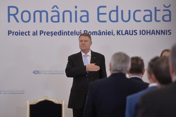 Klaus Iohannis propune desființarea Inspectoratelor Şcolare și înlocuirea lor cu structuri de "profesionişti"