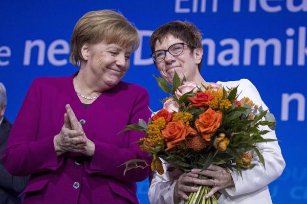 Angela Merkel şi Annegret Kramp-Karrenbauer, noua şefă CDU