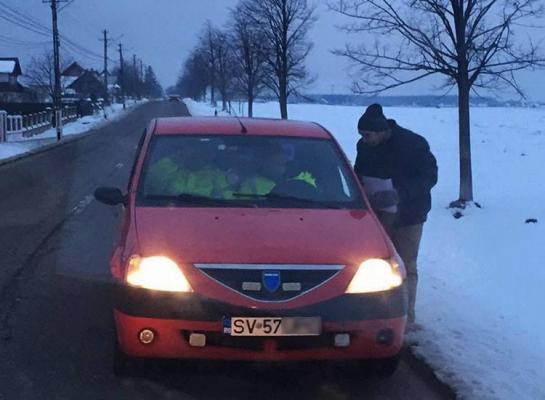 Şoferi revoltaţi după ce un radar neincripţionat al Poliţiei a stat la pândă pe contrasens: 'Nu cumva pune în pericol circulaţia?'