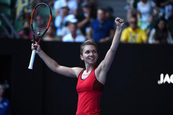 Simona Halep, aplaudată îndelung de spectatori, după victoria categorică în faţa Ekaterinei Makarova: "Este extraordinar să am o asemenea suţinere"