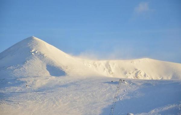 Un danez, dat dispărut la Rânca, după ce a plecat să schieze pe Vârful Păpușa