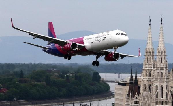 Anunţ important pentru românii din Italia! Compania aeriană WizzAir suspendă zborurile spre Bucureşti de pe acest aeroport din Peninsulă