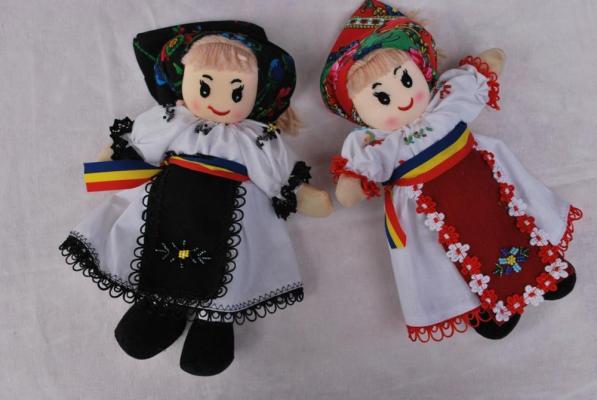 Cum ne alegem Babele. Tradiţii şi superstiţii în România