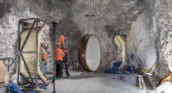 Şeful Amazon construieşte un ceas de peste 34 de milioane de Euro într-un munte