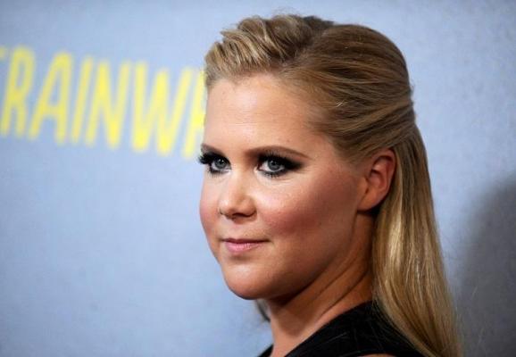 Amy Schumer rupe tăcerea! Actriţa de comedie de la Hollywood dezvăluie că a fost violată în adolescenţă