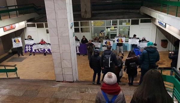 Flashmob la metrou Pipera! Oamenii sunt chemați la un protest, în fața Palatului Parlamentului