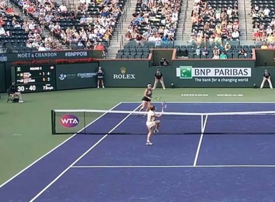 Gest total lipsit de fair-play! Simona Halep, lovită în plin de adversara ei la Indian Wells (Video)