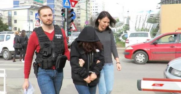 Oana Neţ, mama criminală din Timişoara, a fost arestată pentru 30 de zile