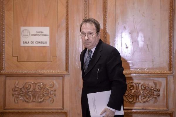 Legea prin care este sporită imunitatea judecătorilor Curţii Constituţionale, parţial neconstituţională, a decis CCR