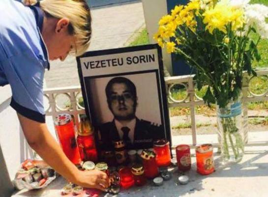 Sorin Vezeteu, agentul ucis cu 40 de lovituri de cuţit în gara din Suceava, a fost declarat poliţistul anului 2017