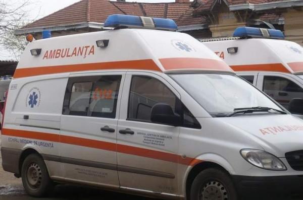 O angajată a Primăriei Timișoara a fost luată cu ambulanța după ce a aflat că-i va scădea salariul la 5000 de lei