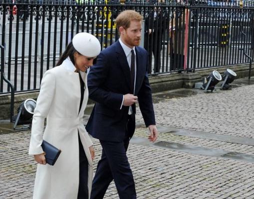 Invitaţiile la nunta prinţului Harry cu Meghan Markle au fost trimise. Cum arată şi cum au fost confecţionate (video)
