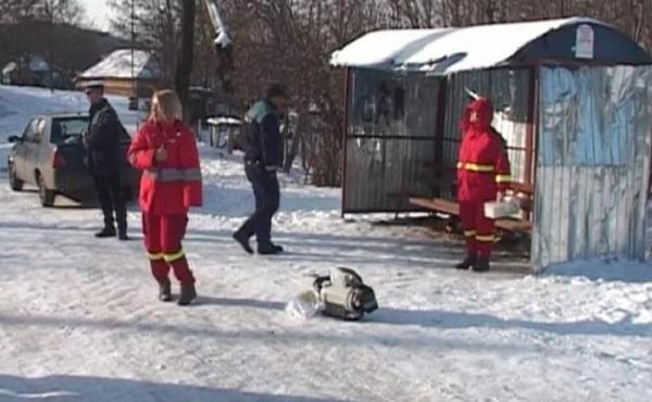 Crimă șocantă în Vaslui! L-au bătut fără milă cu pumnii și picioarele și l-au lăsat mort într-o stație de autobuz. Criminalii abia veniseră din Germania în concediu